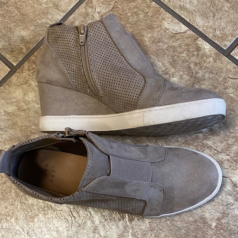 Taupe Size 6 Suede-Look High-Top Wedge Loafers with Perforation Career Academia
